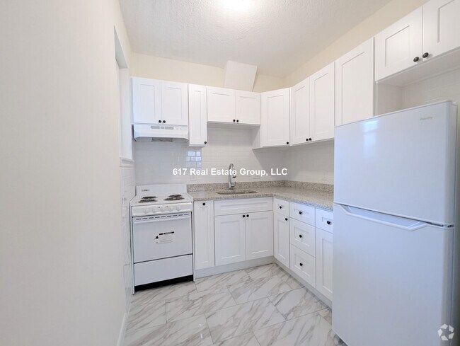 Building Photo - 2018 Commonwealth Ave Rental