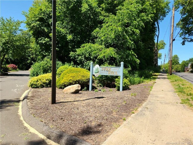 Photo - 12 Ives Hill Ct Unit 12