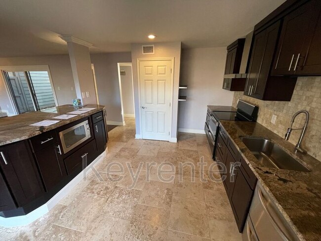 Photo - 516 Lost Tree Ln