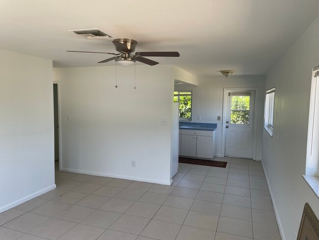 Building Photo - 623 92nd Ave N Unit 623 Rental