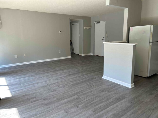 Photo - 4 S Van Dorn St