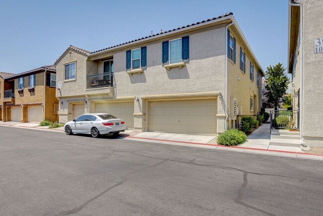 Photo - 3909 Sweet Pine St