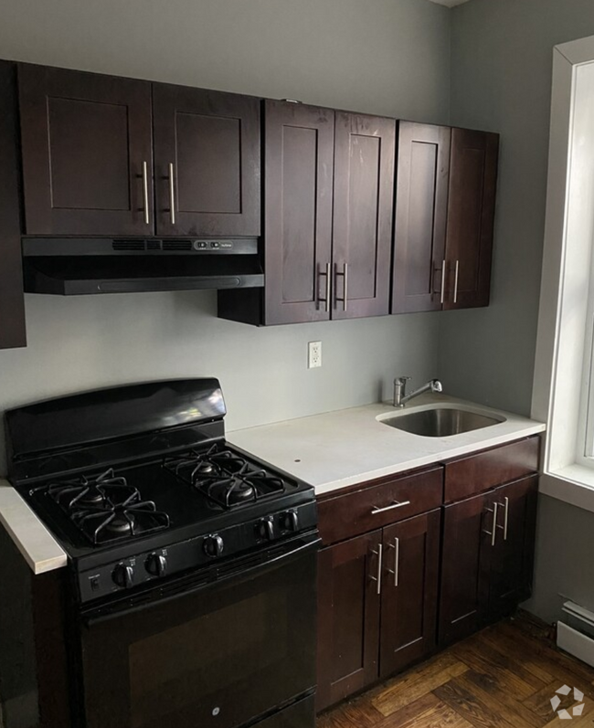 Building Photo - 907 Bergen St Unit 3 Rental