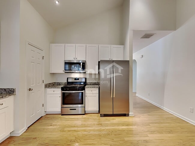 Photo - 518 Anglewood Trace