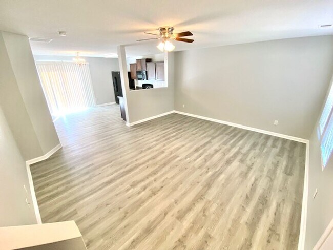 Photo - AddisonParkCove1718 Unit 1