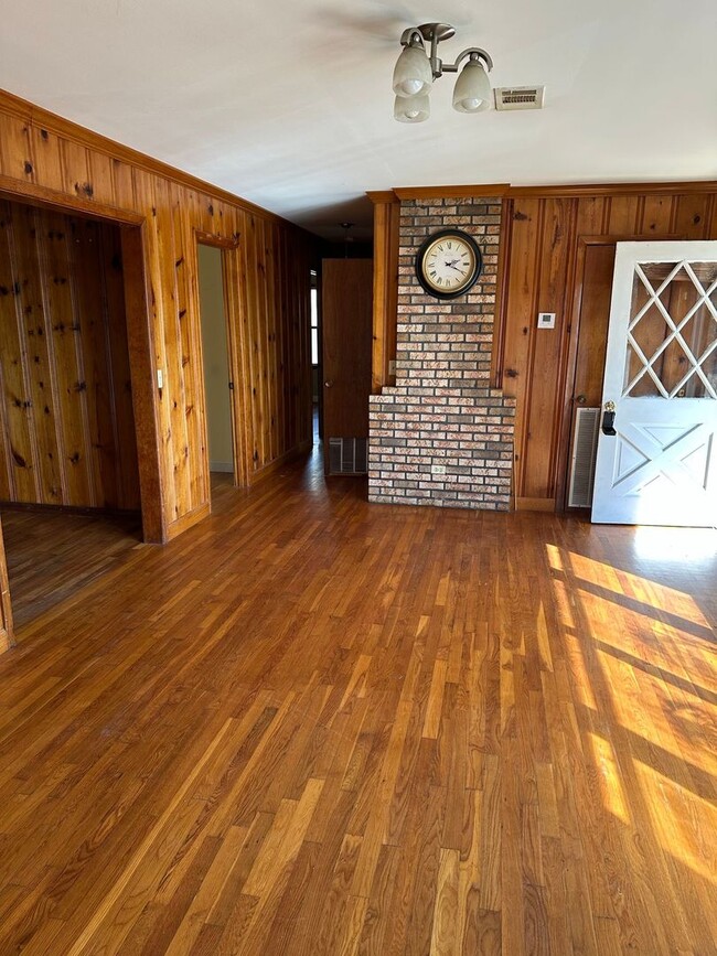 3822 Sandcut Rd.