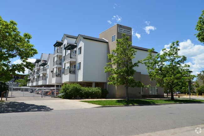 Downing Square Apartments - Downing Square Apartments