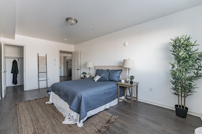 Photo - Lilac Pointe