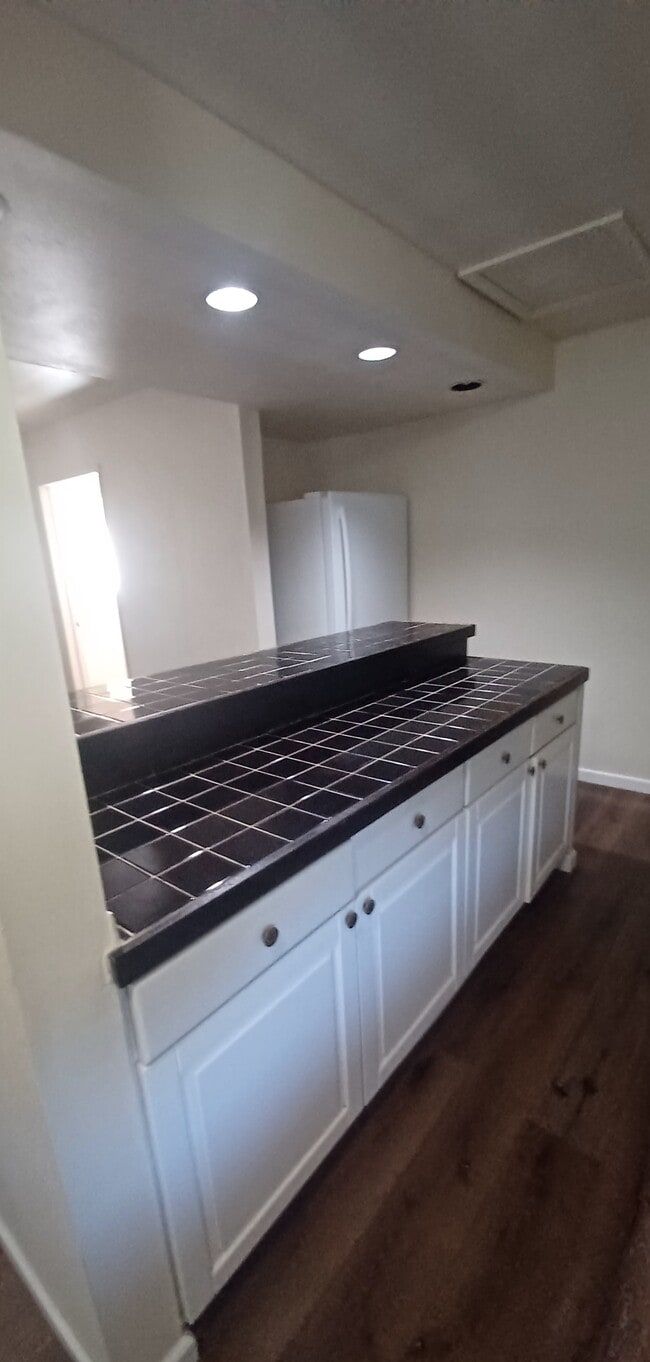 Cocina - 1731 NE Northgate Way