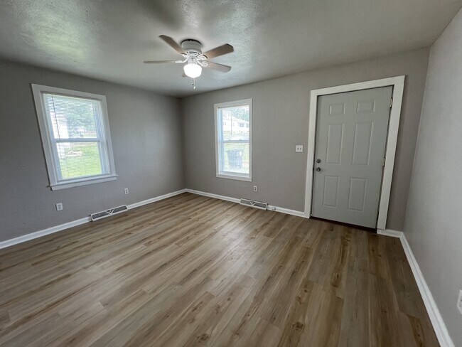 Photo - 210 Mill St Townhome