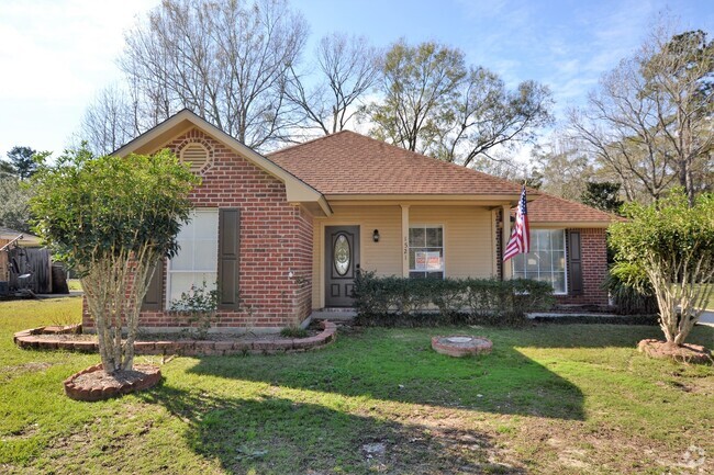 Building Photo - Beautifully remodeled! 3 Bedroom 2 Bath Ho... Rental