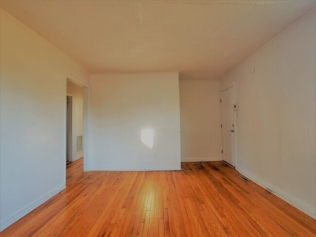 Photo - Remodeled 3 bedroom cape in Southside with...