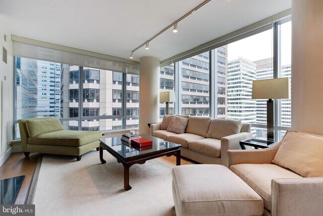 Photo - 1414 S Penn Square Unidad 10F