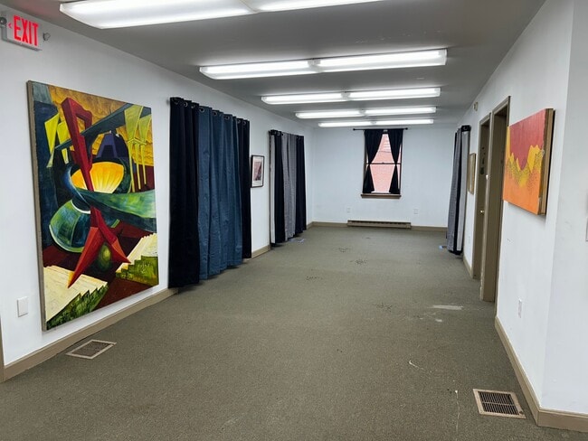 Building Photo - 197 Main St