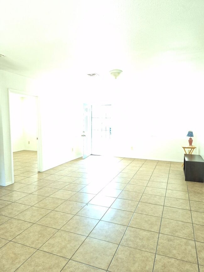 Photo - Refreshed 3 Bed/2 Bath Duplex Unit 2