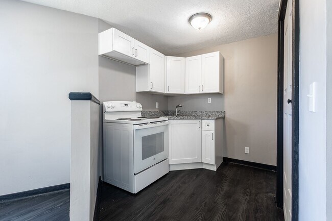 Photo - 2420 R St Unit #2