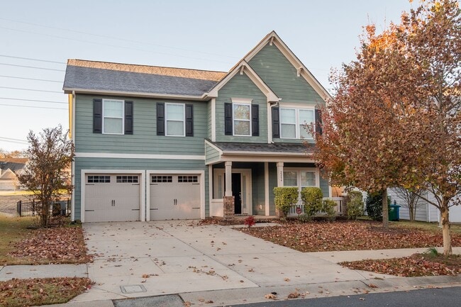 Building Photo - Spacious 4 Bedroom, 3.5 Bath Home for Rent in Pineville!