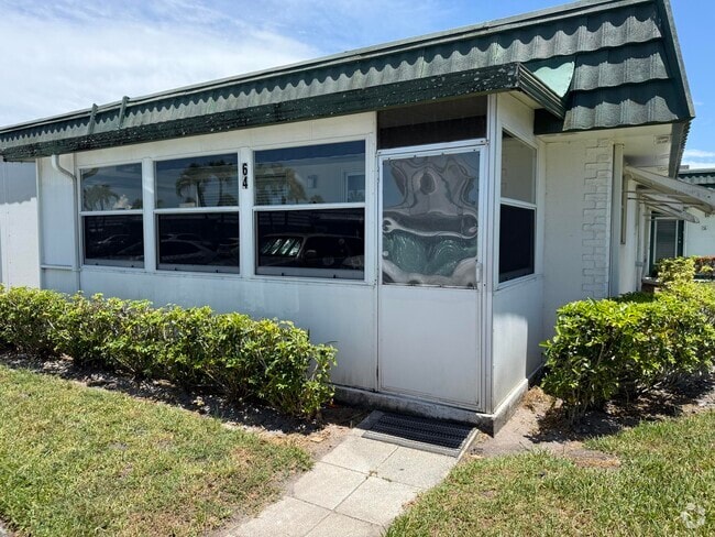 Building Photo - 64 Waterford D Rental