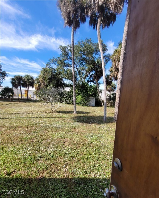 Photo - 1865 Lavonia Ln