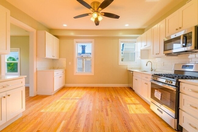 Building Photo - 30 Chestnut Ave Unit #3