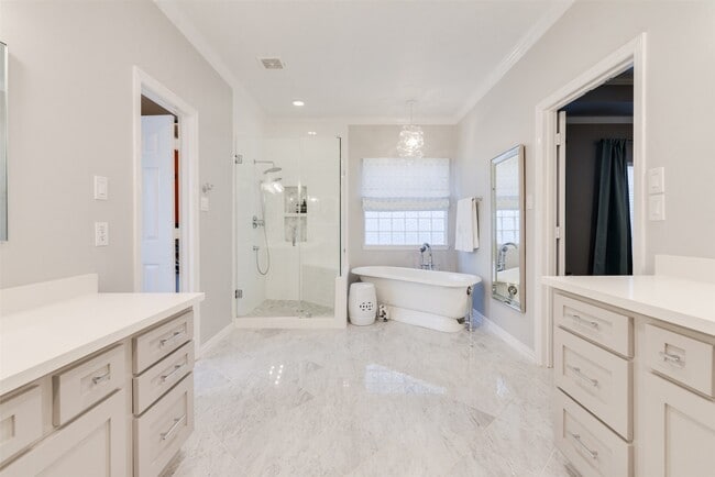 Building Photo - 1504 W 23rd St