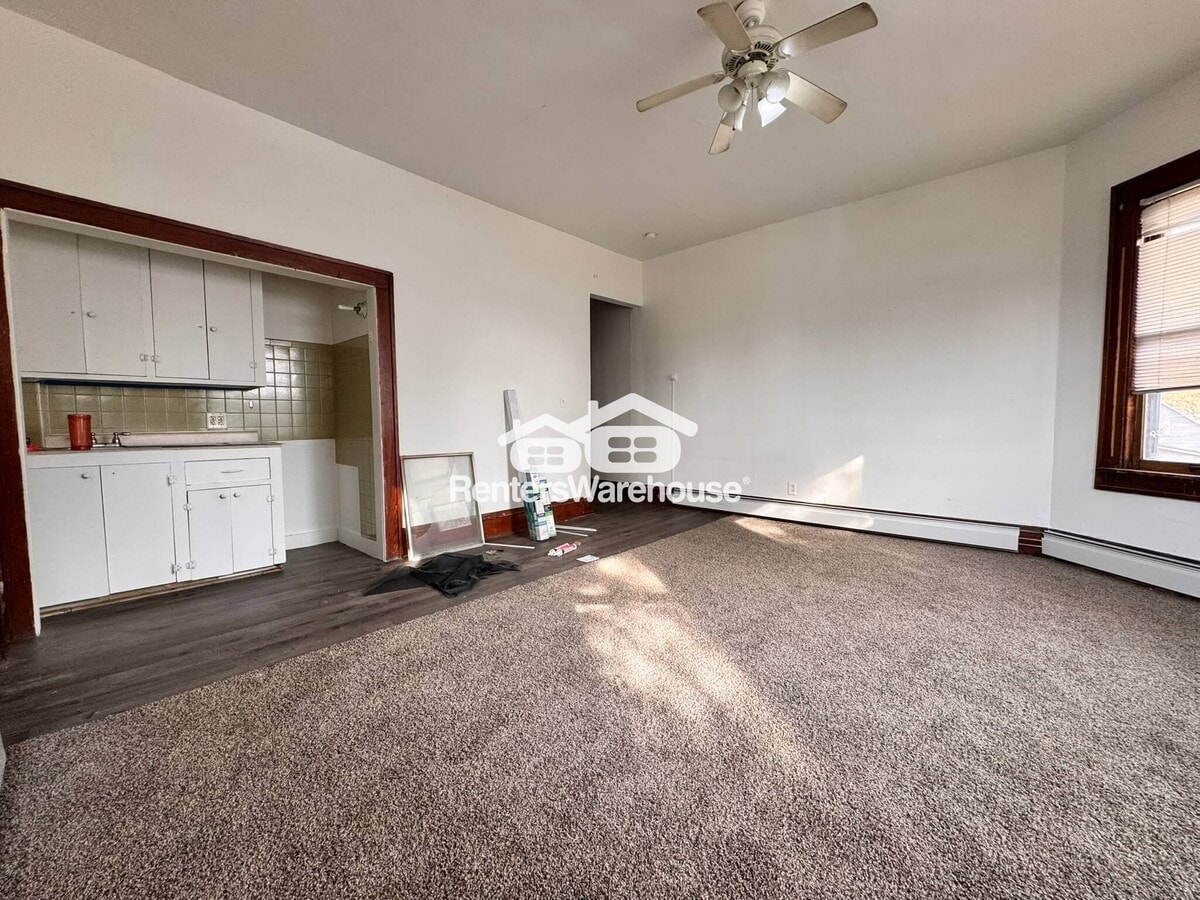 Photo - 1326 E 9th St