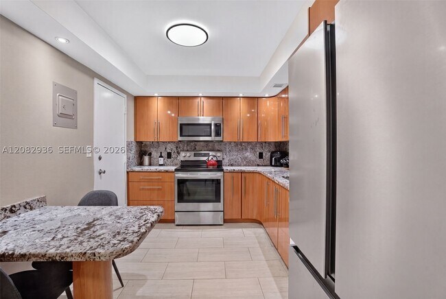 Photo - 427 Golden Isles Dr Unit 11C