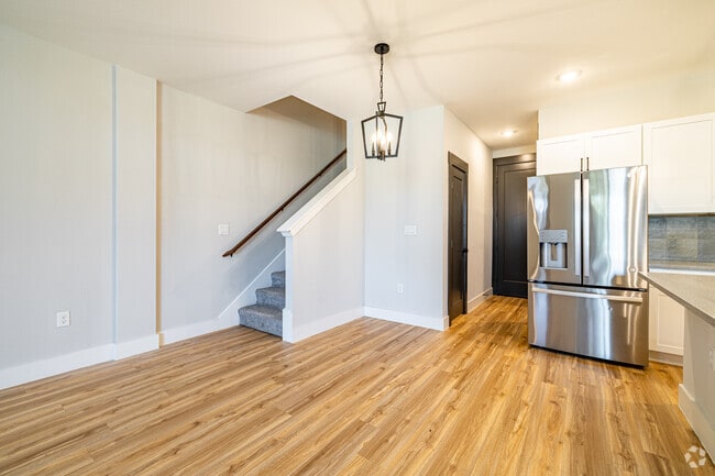 Virginia - 3BR, 2.5BA - 1,957SF - Dining