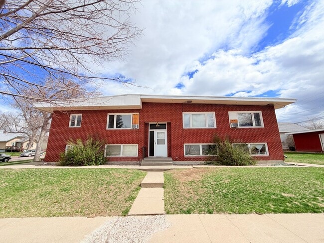 Building Photo - Multi family Unit 2