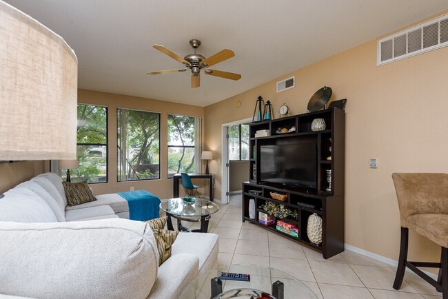 Photo - 6900 E Princess Dr Unidad SI ID1255447P