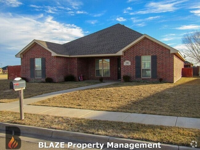 Building Photo - Charming Corner Lot Home in Desirable City...