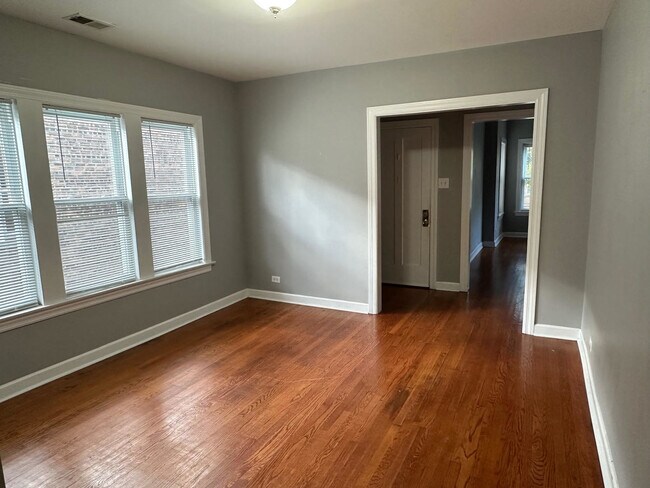 Photo - 4129 W Barry Ave Unidad 2