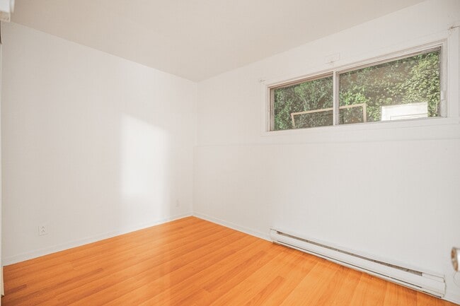 Building Photo - 444 Rue Moreau Unit 4