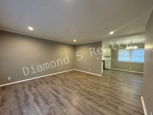 Photo - Close to Mercy Hospital! Three bedroom home!