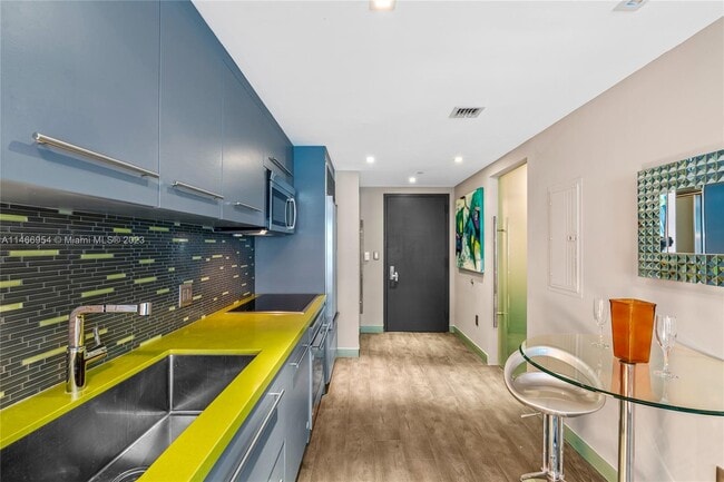 Photo - 495 Brickell Ave