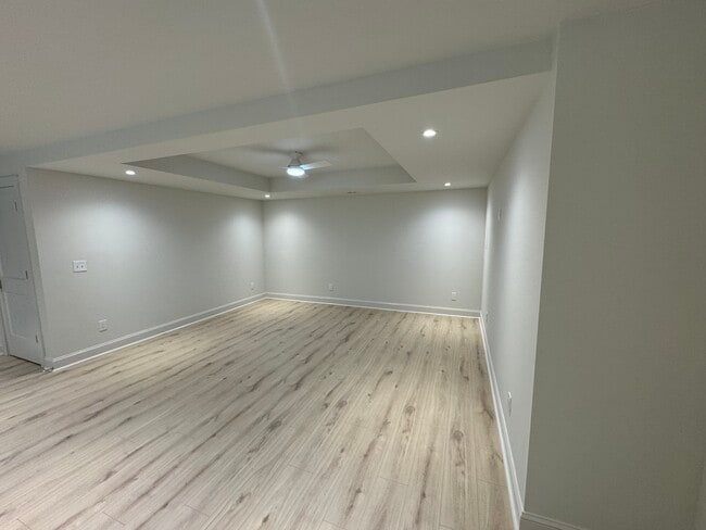 Photo - 886 Moore Rd Unidad Daylight Basement Apt