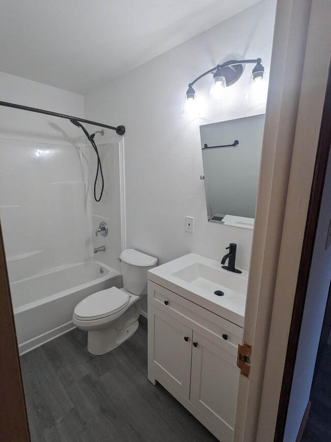 Photo - 2005 Gunnison Ave Unit A