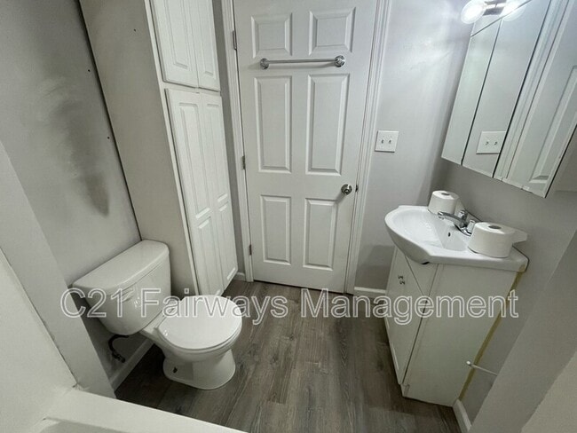 Photo - 340 N Craig St