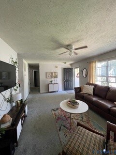 Photo - 100 Hessian Dr