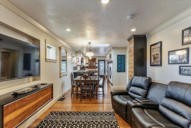Building Photo - 1538 S 700 E Rental