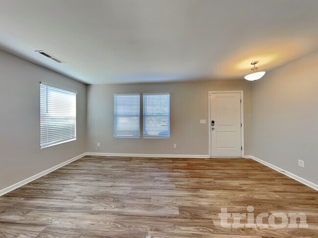 Photo - 1704 Sawtooth Ct