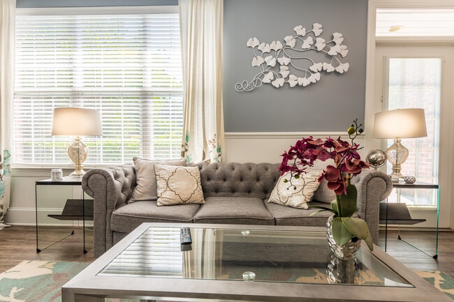 Photo - Autumn Pointe