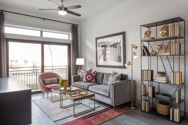 Photo - Lock in Your Lease & Get Up to $500 Off! Unit 10HW