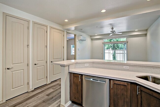 Photo - 858 Valley St Unit 11