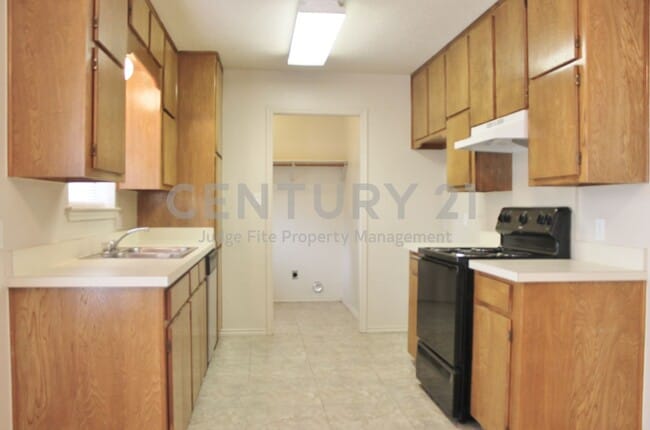 Photo - Adorable 2/1 Duplex in Weatherford For Rent!