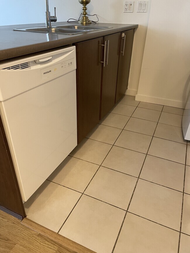 Photo - 1178 Heffley Crescent