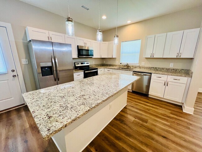 Photo - 524 Ligustrum St