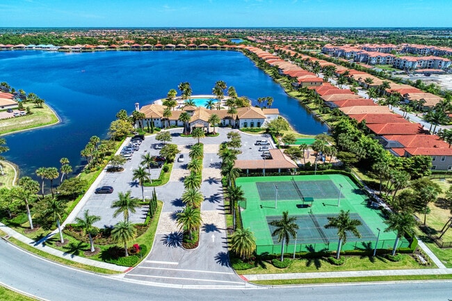 Casa del Club TI - 748 Ravello Blvd