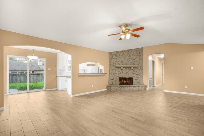 Photo - 3303 Glen Spring Dr