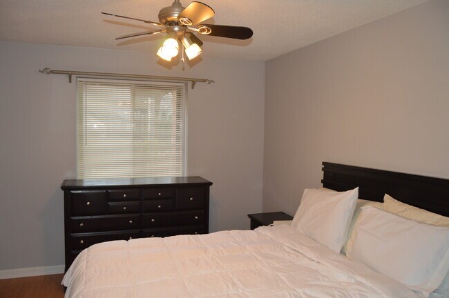 Photo - 4355 Maryland Ave Unidad 211
